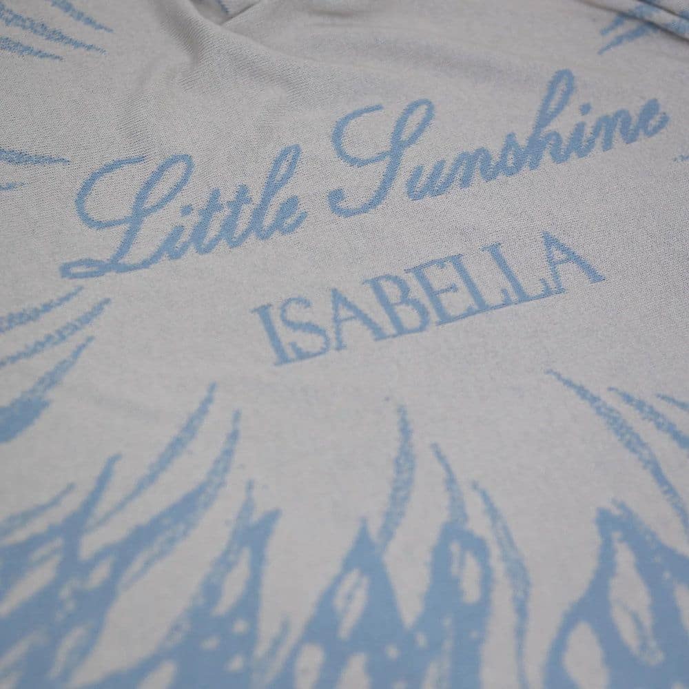 Personalisierte Babydecke *Sunshine*, Himmelblau / Cremeweiss – Bild 2