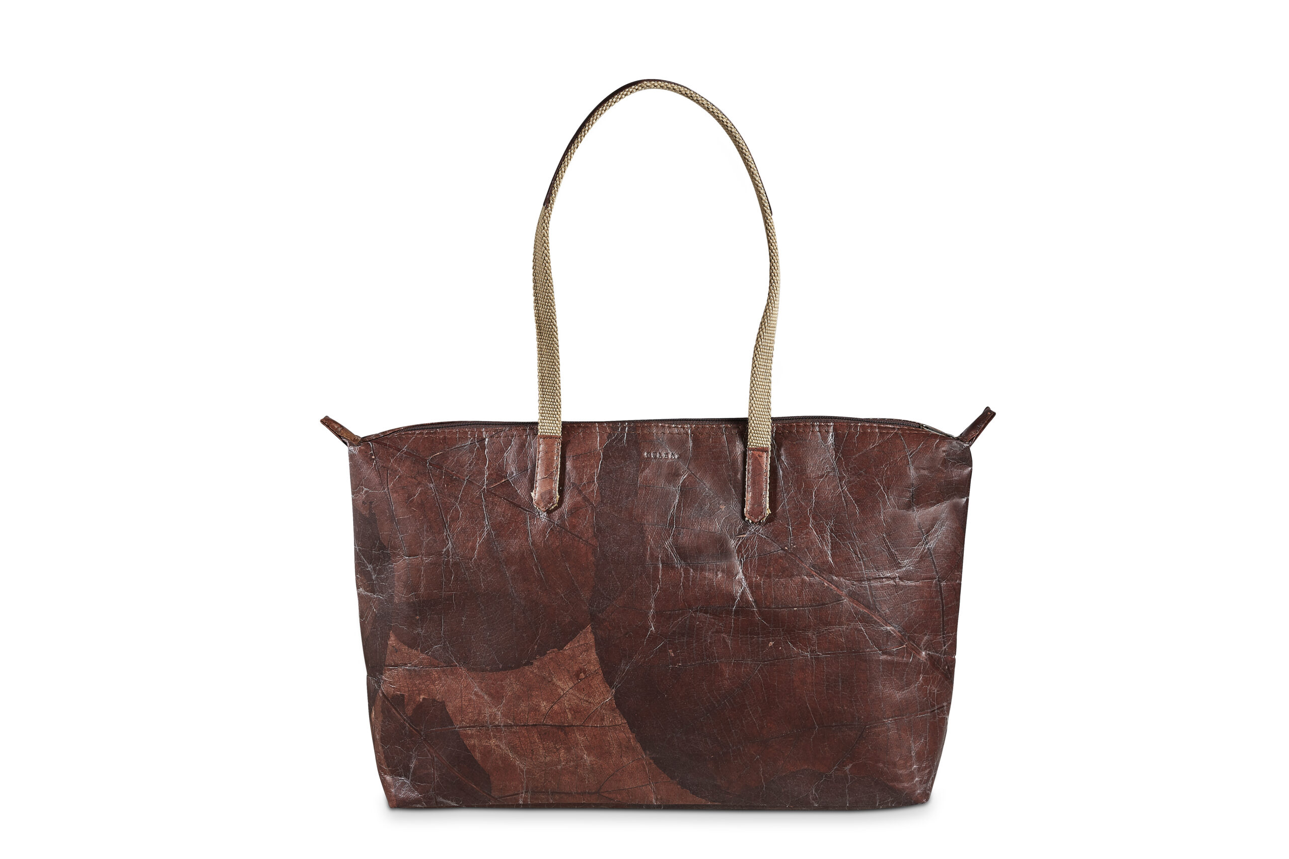SHOP LEAF in der Farbe SOIL BROWN – Vegane Handtasche – Bild 4